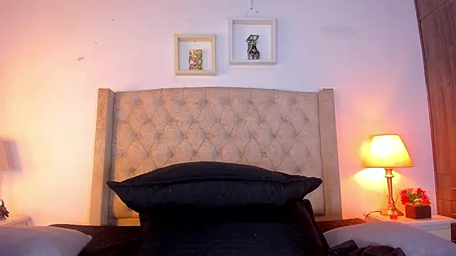 allisson m online show from March 20, 12:10 pm
