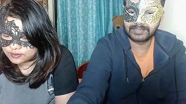 Snapshot of Cutehornycouples chatting on October 23, 5:55 pm Cutehornycouples online show from October 23, 5:55 pm