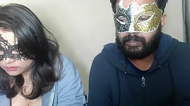 Snapshot of Cutehornycouples chatting on December 4, 4:48 pm Cutehornycouples online show from December 4, 4:48 pm