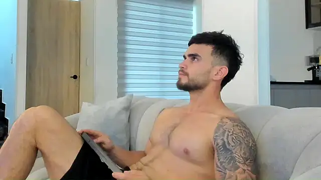 Ricardogo19 online show from August 6, 12:51 pm