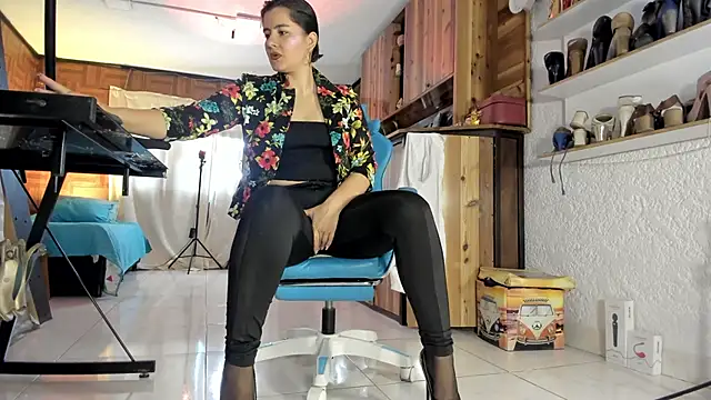 Snapshot of Cristina_Vanegas631 chatting on May 28, 7:44 pm Cristina Vanegas631 online show from May 28, 7:44 pm