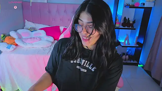 Snapshot of LoaLuxury chatting on November 14, 9:13 pm LoaLuxury online show from November 14, 9:13 pm