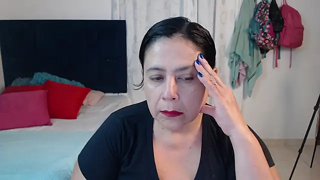 Snapshot of karlaton1977 chatting on November 15, 9:32 pm karlaton1977 online show from November 15, 9:32 pm