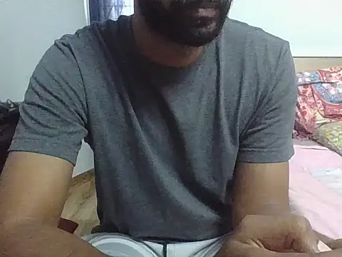 Snapshot of IndianEurope chatting on October 26, 8:31 am IndianEurope online show from October 26, 8:31 am