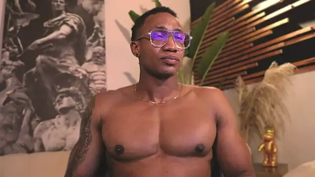 Logan Varela online show from February 12, 1:30 am