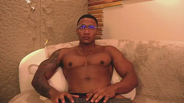 Logan Varela online show from March 17, 10:38 pm