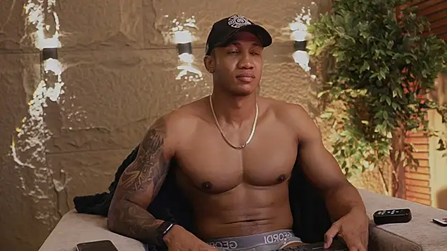 Logan Varela online show from November 27, 12:24 am