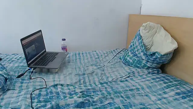 Snapshot of erikamavrik chatting on November 11, 7:30 am erikamavrik online show from November 11, 7:30 am