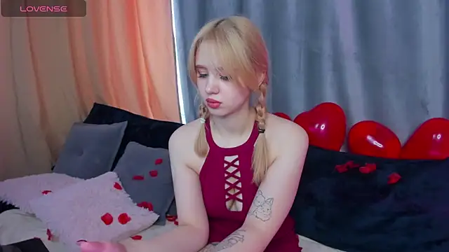 Snapshot of Valerie_Woods chatting on February 15, 4:58 am Valerie Woods online show from February 15, 4:58 am