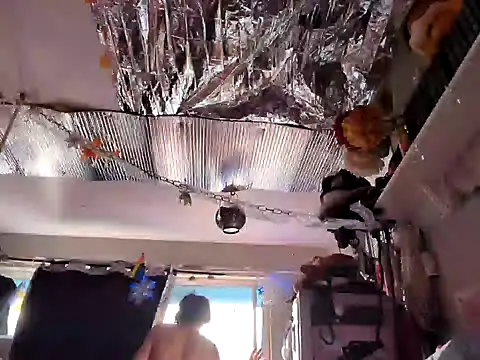 Snapshot of gurlnips chatting on February 4, 7:22 pm gurlnips online show from February 4, 7:22 pm