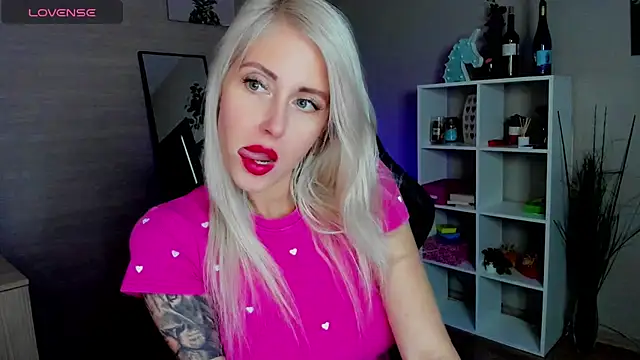Snapshot of Mermaid_N chatting on October 8, 1:36 am Mermaid N online show from October 8, 1:36 am