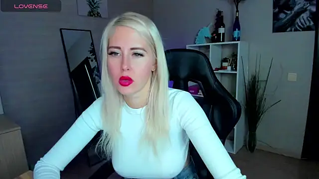Snapshot of Mermaid_N chatting on October 16, 1:39 am Mermaid N online show from October 16, 1:39 am