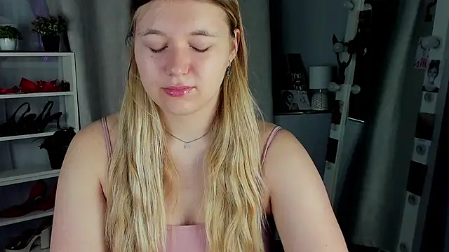 Snapshot of Rebecca_Kelly chatting on October 8, 1:58 am Rebecca Kelly online show from October 8, 1:58 am