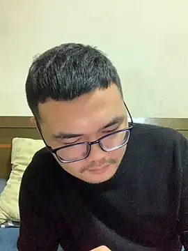 lililiwuwuwu online show from December 8, 12:41 pm
