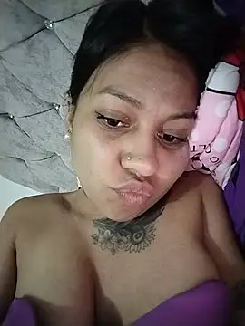 Tiphanydirty3 online show from May 22, 4:52 am