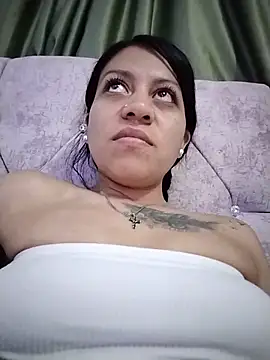 Tiphanydirty3 online show from May 26, 3:24 am