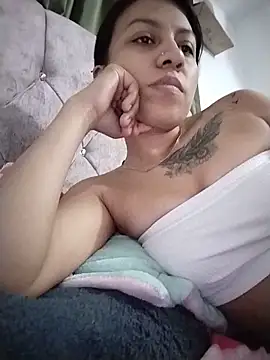 Tiphanydirty3 online show from May 27, 1:57 am