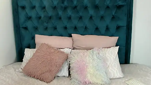 Snapshot of 1Blackertheberry1 chatting on January 25, 10:28 pm 1Blackertheberry1 online show from January 25, 10:28 pm