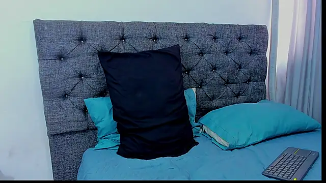 Snapshot of dominic_smith_ chatting on December 11, 6:42 pm dominic smith online show from December 11, 6:42 pm