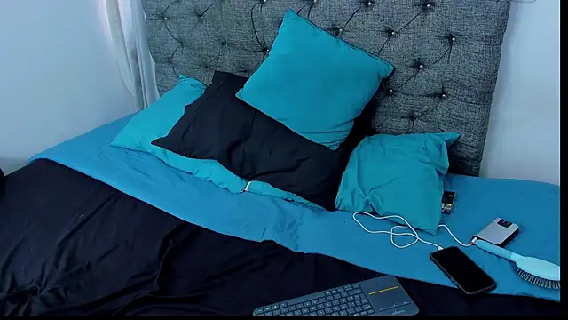 Snapshot of dominic_smith_ chatting on December 16, 9:52 pm dominic smith online show from December 16, 9:52 pm