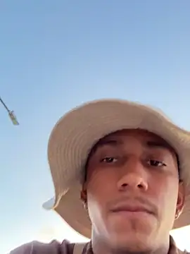 Snapshot of dominic_smith_ chatting on February 17, 11:20 pm dominic smith online show from February 17, 11:20 pm