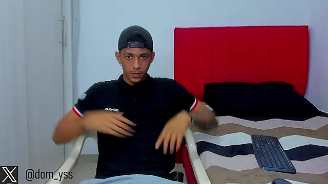 Snapshot of dominic_smith_ chatting on February 25, 11:00 pm dominic smith online show from February 25, 11:00 pm