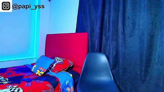 Snapshot of dominic_smith_ chatting on October 12, 11:48 pm dominic smith online show from October 12, 11:48 pm