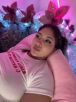 Snapshot of Tsuki-moon chatting on December 13, 3:49 am Tsuki-moon online show from December 13, 3:49 am