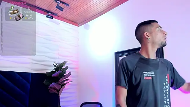 DrakeNeumann online show from December 15, 3:33 am