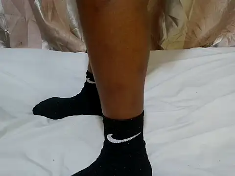 Snapshot of faista_jude chatting on February 19, 1:40 am faista jude online show from February 19, 1:40 am