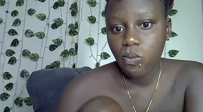 Snapshot of sexybree_ chatting on February 19, 11:38 am sexybree online show from February 19, 11:38 am