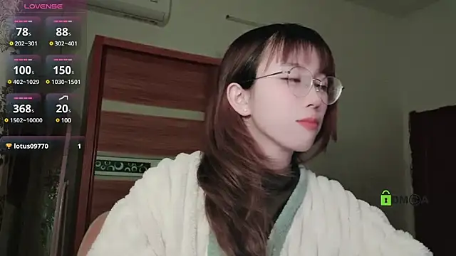 Snapshot of Lili_666 chatting on January 8, 4:44 pm Lili 666 online show from January 8, 4:44 pm