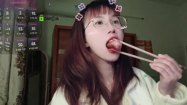 Snapshot of Lili_666 chatting on January 13, 4:41 pm Lili 666 online show from January 13, 4:41 pm