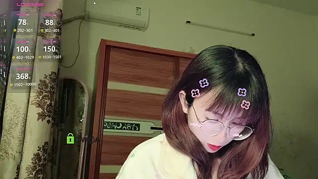 Snapshot of Lili_666 chatting on January 15, 4:43 pm Lili 666 online show from January 15, 4:43 pm