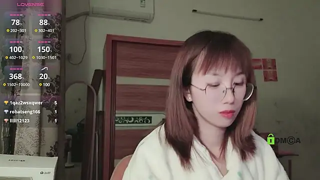 Snapshot of Lili_666 chatting on February 20, 6:24 pm Lili 666 online show from February 20, 6:24 pm