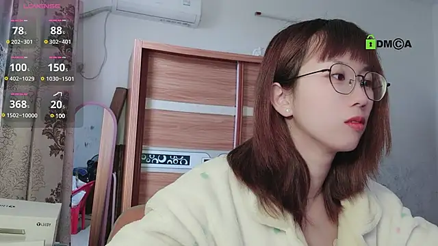 Snapshot of Lili_666 chatting on February 21, 2:28 am Lili 666 online show from February 21, 2:28 am