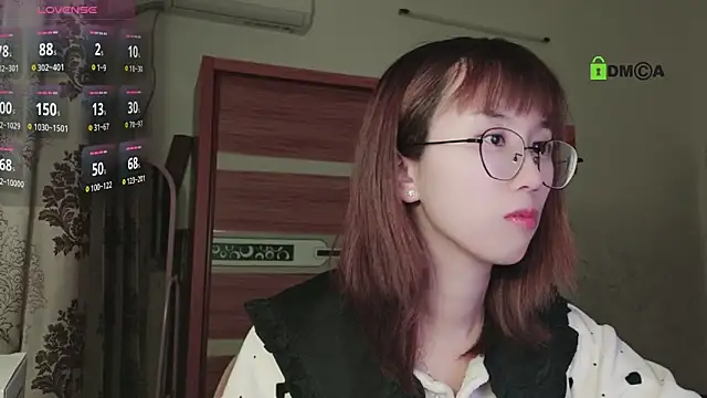 Snapshot of Lili_666 chatting on February 22, 5:13 pm Lili 666 online show from February 22, 5:13 pm