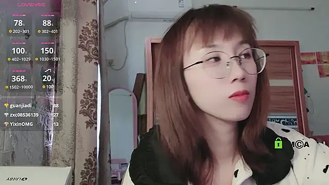 Snapshot of Lili_666 chatting on February 23, 5:18 pm Lili 666 online show from February 23, 5:18 pm