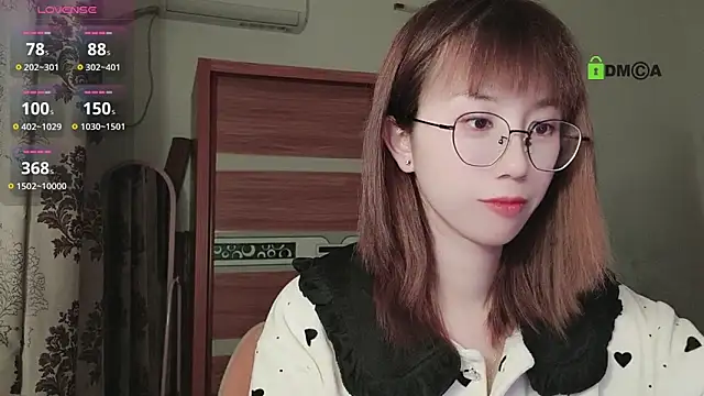 Snapshot of Lili_666 chatting on February 28, 6:20 pm Lili 666 online show from February 28, 6:20 pm