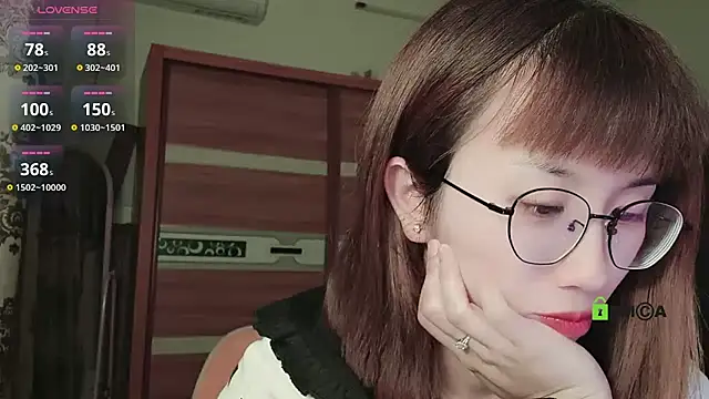 Lili 666 online show from March 9, 5:17 pm