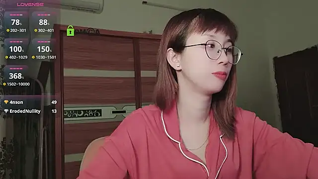 Snapshot of Lili_666 chatting on March 13, 5:50 pm Lili 666 online show from March 13, 5:50 pm