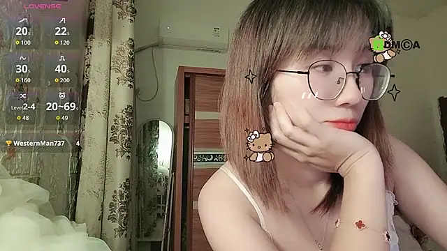 Snapshot of Lili_666 chatting on September 28, 4:56 pm Lili 666 online show from September 28, 4:56 pm