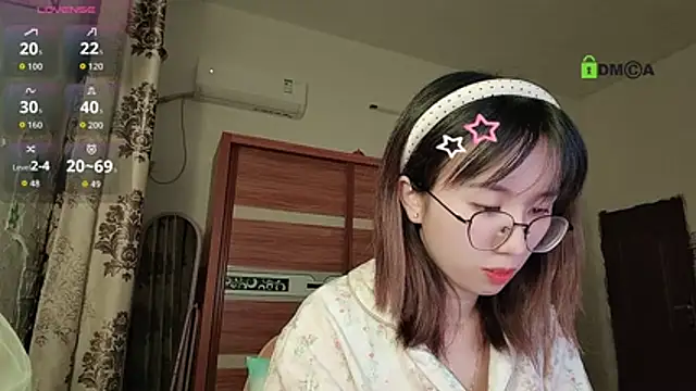 Snapshot of Lili_666 chatting on October 21, 4:51 pm Lili 666 online show from October 21, 4:51 pm