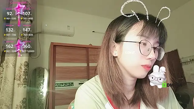 Snapshot of Lili_666 chatting on October 29, 5:14 pm Lili 666 online show from October 29, 5:14 pm