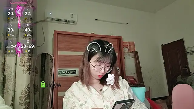 Snapshot of Lili_666 chatting on November 1, 3:25 pm Lili 666 online show from November 1, 3:25 pm