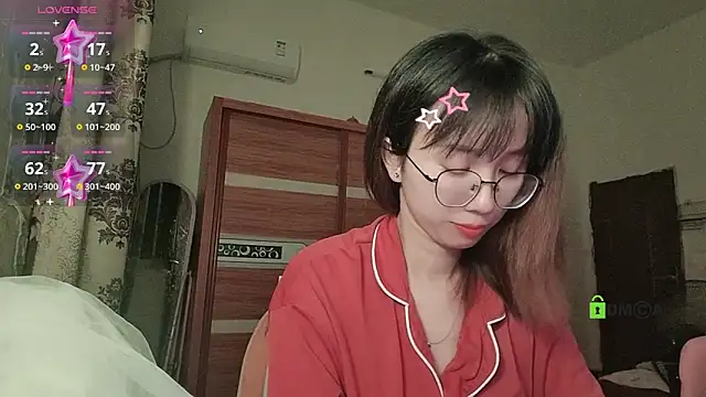 Snapshot of Lili_666 chatting on November 14, 4:38 pm Lili 666 online show from November 14, 4:38 pm