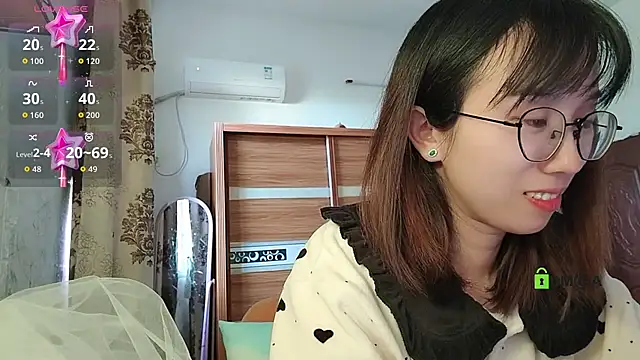 Snapshot of Lili_666 chatting on November 20, 7:30 am Lili 666 online show from November 20, 7:30 am