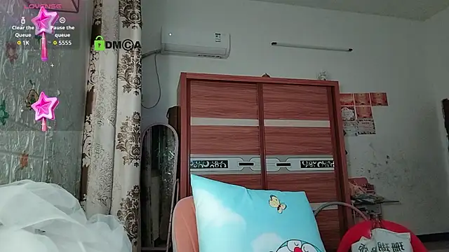 Snapshot of Lili_666 chatting on November 30, 9:41 pm Lili 666 online show from November 30, 9:41 pm