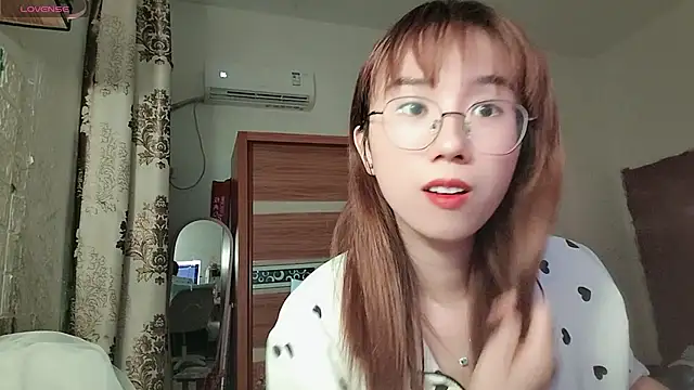 Lili 666 online show from May 2, 4:12 pm