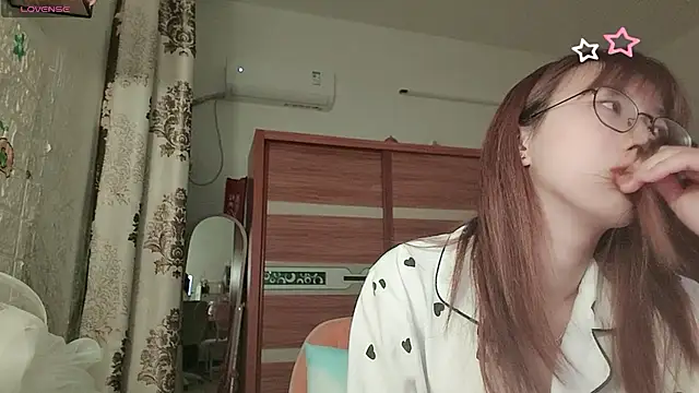 Lili 666 online show from May 8, 5:51 pm